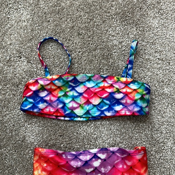 Fin Fun two piece mermaid swim suit 5T. Girls rainbow reef color. - Picture 3 of 5